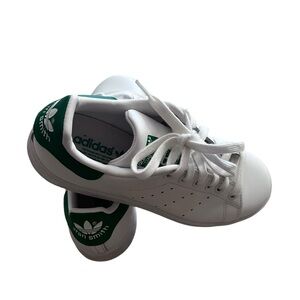 adidas Stan Smith
White Green
